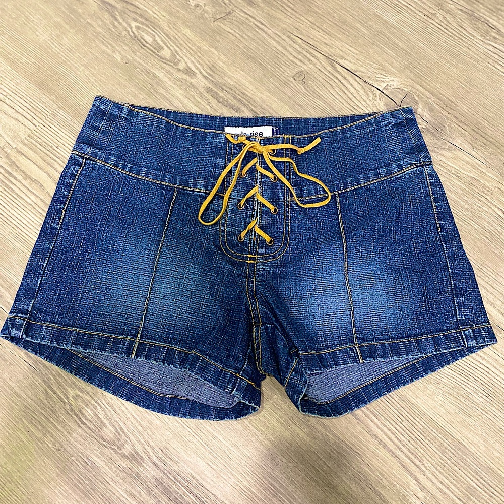 (Jordache) Lo-rise Stretch Tie-up Shorts